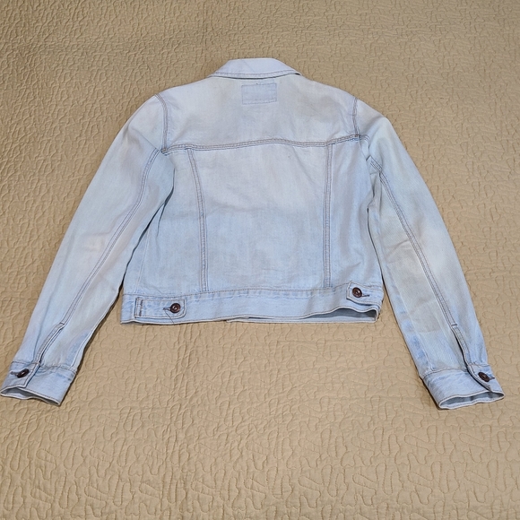 Forever 21 cropped jean jacket size S - Picture 4 of 4